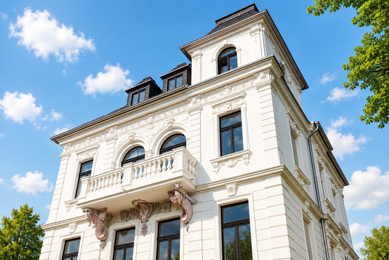 Detail der historischen Fassade