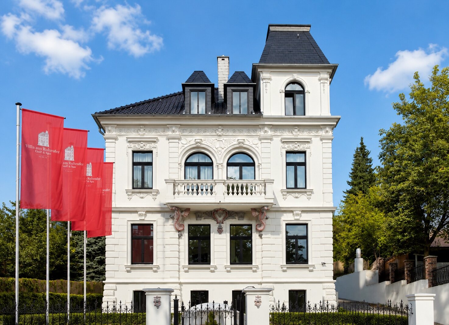 Villa am Ruhrufer – Frontansicht